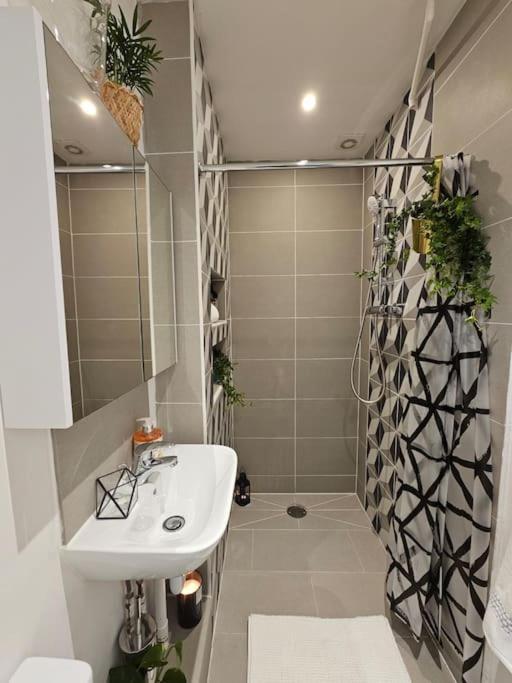 Beautiful And Spacious Flat Londres Exterior foto